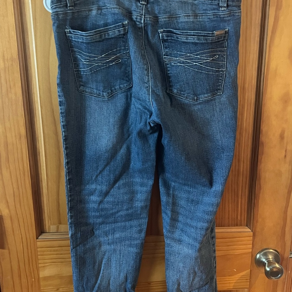 White House Black Market Indigo Slim Crop Jeans - Picture 4 of 4